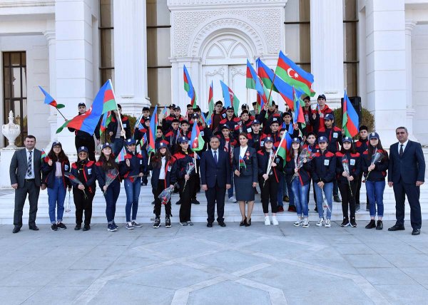 Sumqayıt məktəbliləri  şimal bölgəsinə səyahətə çıxıblar - FOTOLAR