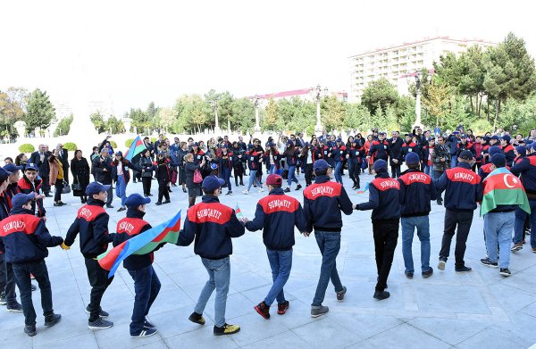 Sumqayıt məktəbliləri  şimal bölgəsinə səyahətə çıxıblar - FOTOLAR
