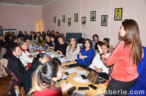 Sumqayıtda məktəb psixoloqları maarifləndirilir - FOTOLAR