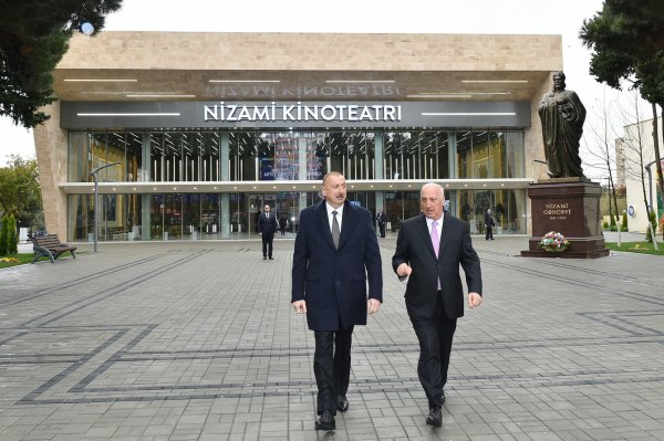 İlham Əliyev Sumqayıtda “Nizami” kinoteatrında – FOTOLAR