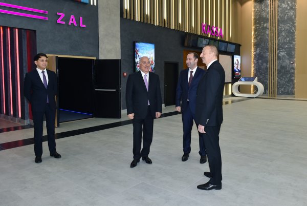 İlham Əliyev Sumqayıtda “Nizami” kinoteatrında – FOTOLAR