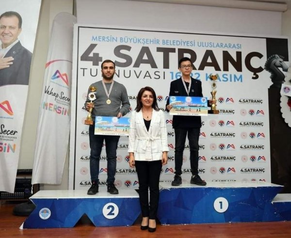 Sumqayıtlı şahmatçı festivalın gümüş medalını qazandı - FOTO Sumqayıtlı şahmatçı festivalın gümüş medalını qazandı - FOTO