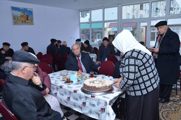 Sumqayıtda "Ahıllar üçün günərzi qaygı mərkəzi” uğurla fəaliyyətini davam etdirir - FOTOLAR