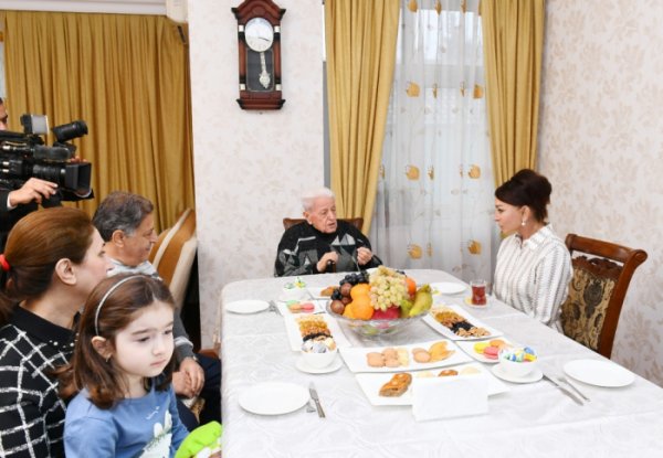 Birinci vitse-prezident xalq artistinin evində -FOTOLAR