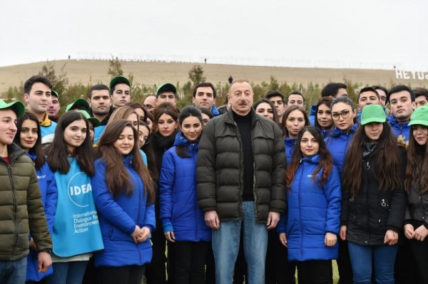 Prezident və xanımının Şamaxıda sakinlərlə səmimi FOTOLARI