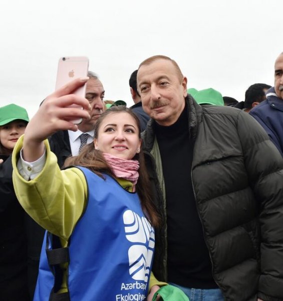 Prezident və xanımının Şamaxıda sakinlərlə səmimi FOTOLARI