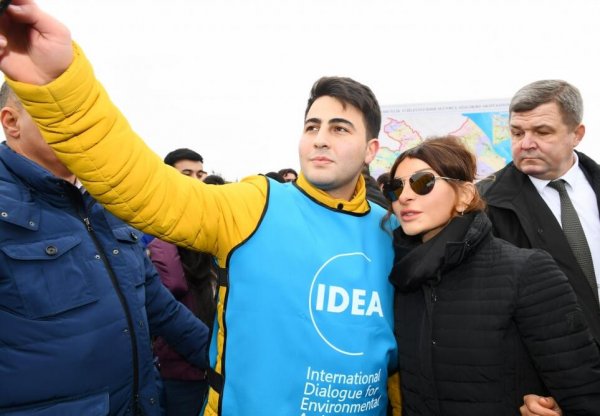 Prezident və xanımının Şamaxıda sakinlərlə səmimi FOTOLARI