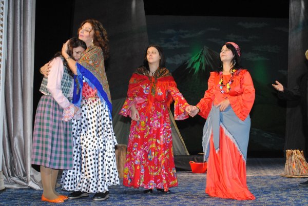 Sumqayıt Dövlət Dram Teatrı yeni ilə hazırlaşır (FOTO)