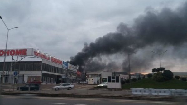 Sumqayıt yolunda bazar yanır -VİDEO (FOTO)