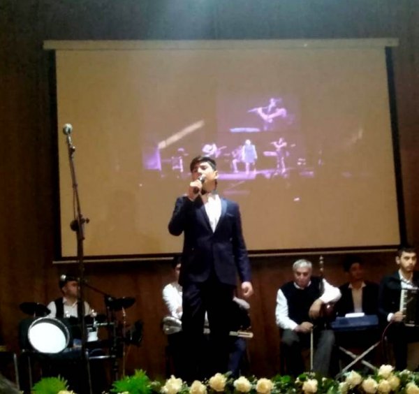 Sumqayıt şəhər “Dostluq” mədəniyyət evinin bədii özfəaliyyət kollektivlərinin hesabat konserti keçirilib - FOTOLAR Sumqayıt şəhər “Dostluq” mədəniyyət evinin bədii özfəaliyyət kollektivlərinin hesabat konserti keçirilib - FOTOLAR