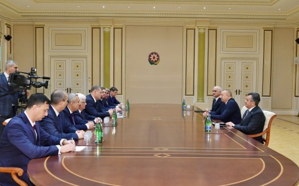 İlham Əliyev qubernatorunu qəbul etdi - FOTO
