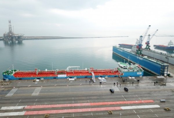 İlham Əliyev “Laçın” tankerinin istismara verilməsi mərasimində - FOTOLAR