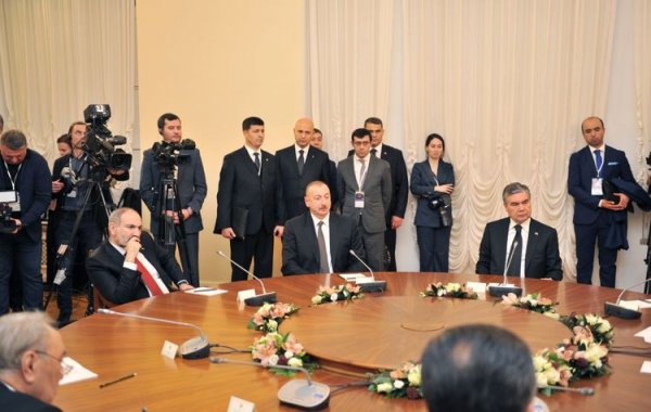 İlham Əliyev MDB dövlət başçılarının qeyri-rəsmi görüşünə qatıldı - FOTO