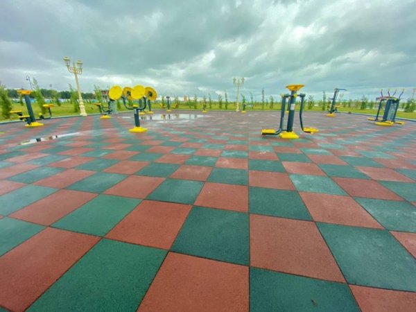 Sumqayıt bulvarında açıq havada idman alətləri quraşdırılıb -FOTO