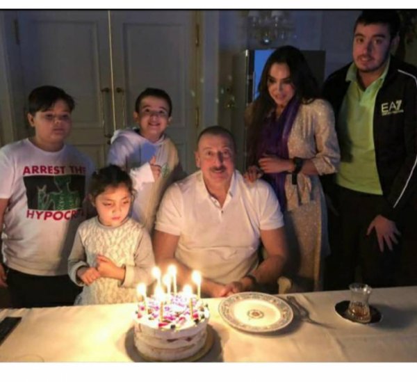 Prezidentin ad günündən FOTOLAR Prezidentin ad günündən FOTOLAR