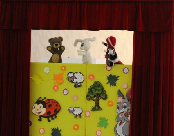 Xızıda “Günəşim” kukla teatrı “Qırmızı papaq” tamaşasını nümayiş etdirib - FOTO Xızıda “Günəşim” kukla teatrı “Qırmızı papaq” tamaşasını nümayiş etdirib - FOTO