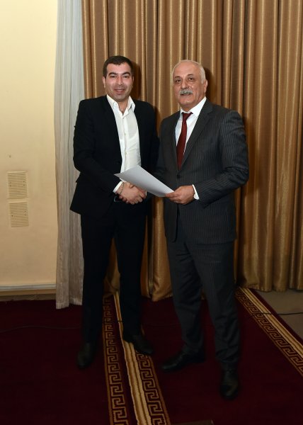 Sumqayıtda rəis klub kollektivlərini topladı və... - FOTO Sumqayıtda rəis klub kollektivlərini topladı və... - FOTO
