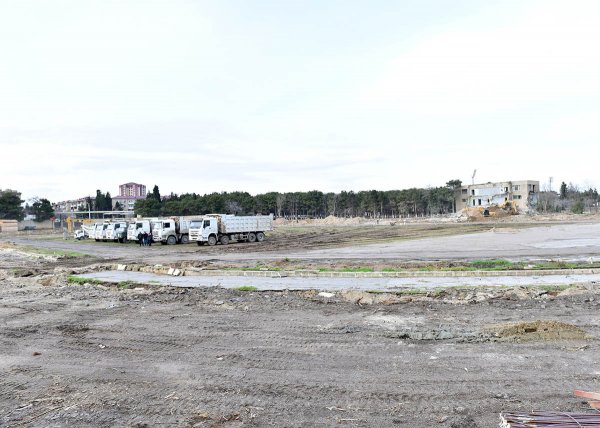 Zakir Fərəcov Sumqayıt şəhər stadionunda görülən işlərlə tanış oldu – FOTOLAR