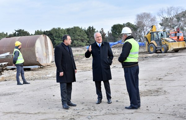 Zakir Fərəcov Sumqayıt şəhər stadionunda görülən işlərlə tanış oldu – FOTOLAR