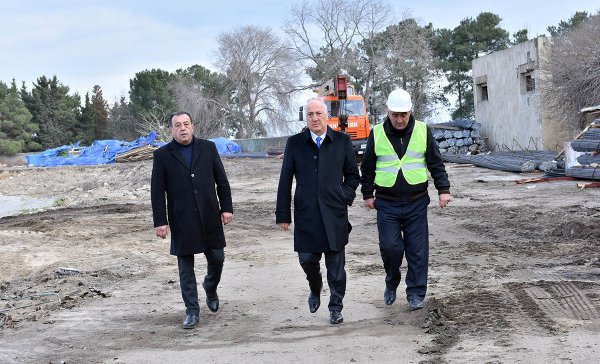 Zakir Fərəcov Sumqayıt şəhər stadionunda görülən işlərlə tanış oldu – FOTOLAR