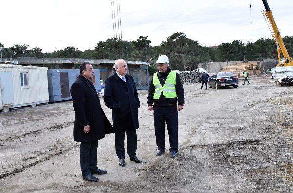 Zakir Fərəcov Sumqayıt şəhər stadionunda görülən işlərlə tanış oldu – FOTOLAR