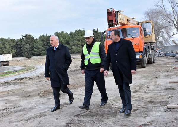 Zakir Fərəcov Sumqayıt şəhər stadionunda görülən işlərlə tanış oldu – FOTOLAR