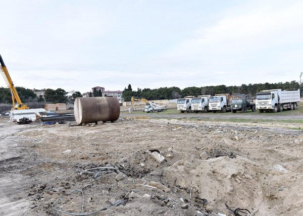 Zakir Fərəcov Sumqayıt şəhər stadionunda görülən işlərlə tanış oldu – FOTOLAR