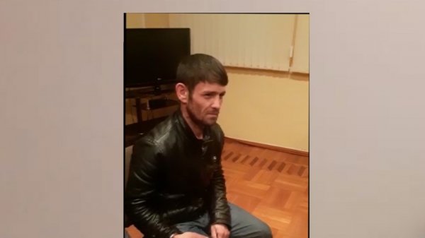 Müğənni Abbas İrana toya gedib - Narkotiklə ölkəyə qayıtdı (FOTOLAR) Müğənni Abbas İrana toya gedib - Narkotiklə ölkəyə qayıtdı (FOTOLAR)
