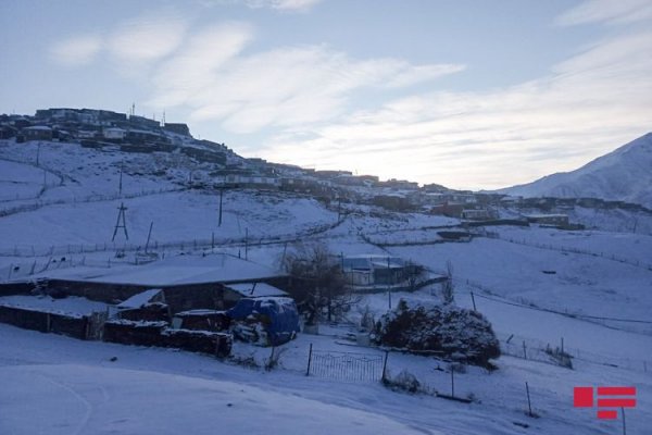 Dağlara qar yağdı, temperatur 11 dərəcəyə düşdü - FOTO