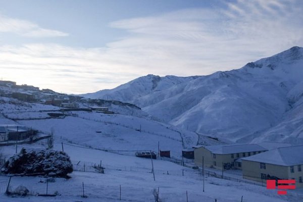 Dağlara qar yağdı, temperatur 11 dərəcəyə düşdü - FOTO