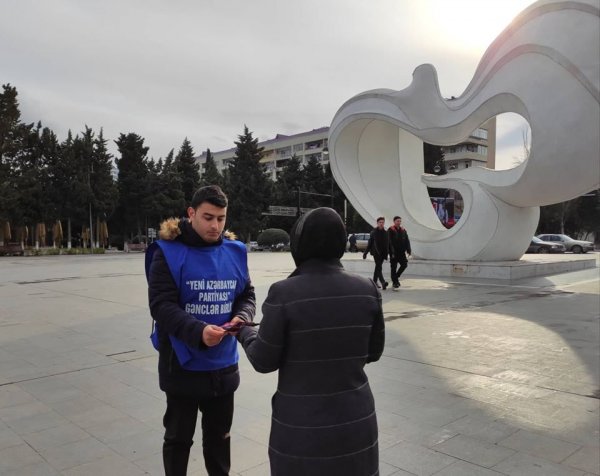 YAP gəncləri Sumqayıtda 20 Yanvar faciəsi ilə əlaqədar aksiya keçirib - FOTO