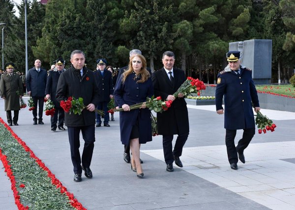 Sumqayıtlılar 20 Yanvar şəhidlərini andılar - FOTOLAR
