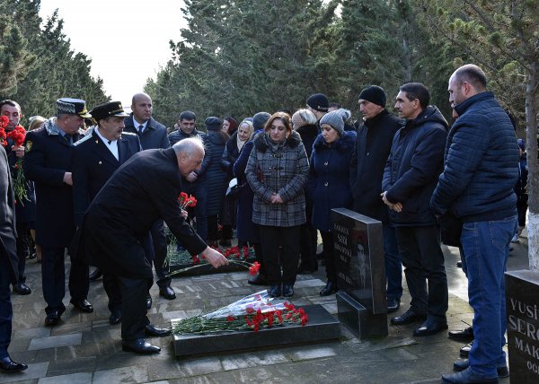 Sumqayıtlılar 20 Yanvar şəhidlərini andılar - FOTOLAR
