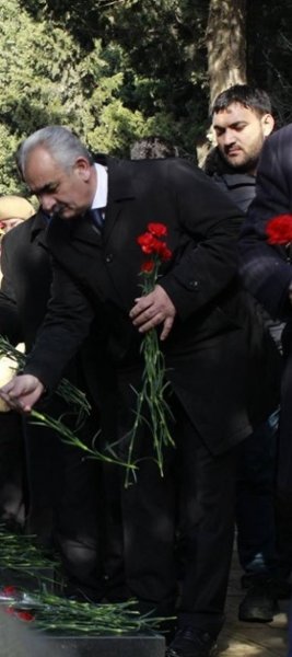 DADP sədri Sumqayıt şəhidlərini andı - Fotolar