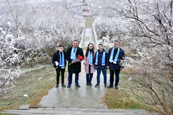 Deputatlığa namizəddən maraqlı addım: Sumqayıt-Giləzi avtobusunda seçicilərinin müraciətlərini dinlədi (FOTOLAR) Deputatlığa namizəddən maraqlı addım: Sumqayıt-Giləzi avtobusunda seçicilərinin müraciətlərini dinlədi (FOTOLAR)