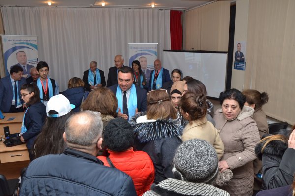 Deputatlığa namizəd Müşfiq Məmmədli Sumqayıtda seçicilərlə görüşlərini davam etdirir - FOTOLAR