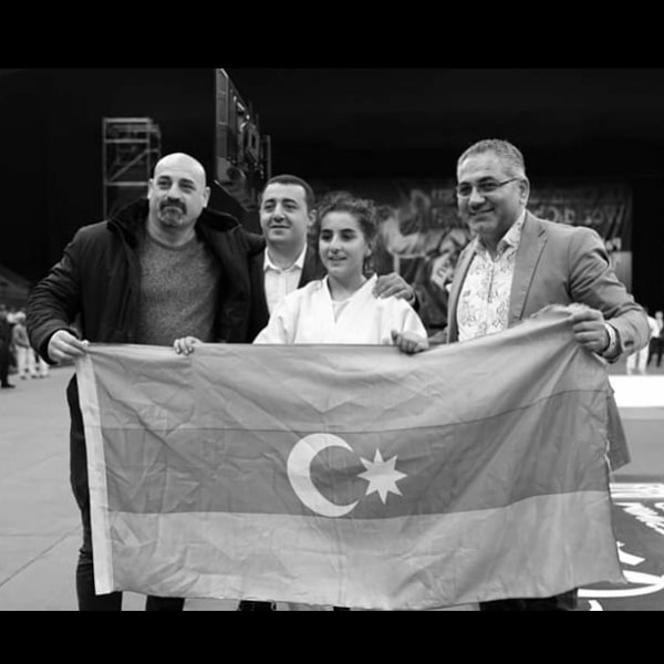 Qələbələri sıralayan gənc idmançı - FOTOLAR Qələbələri sıralayan gənc idmançı - FOTOLAR