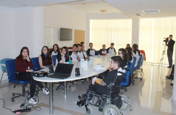 Sumqayıtda “İctimai davranış qaydalarının gənclərə təşviq edilməsi” layihəsi başa çatıb - FOTOLAR