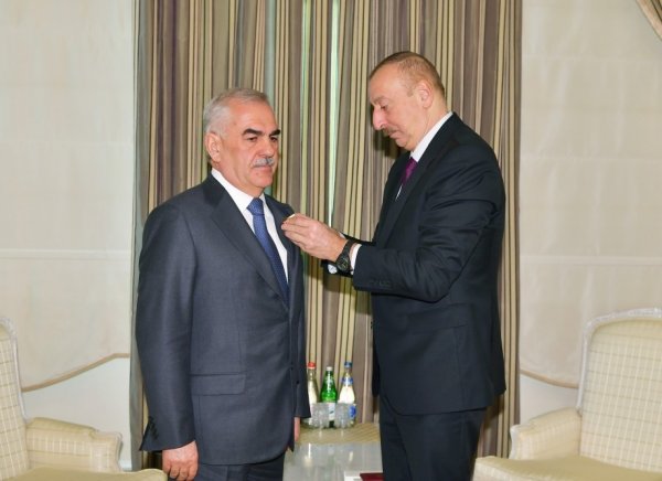 Prezident  Vasif Talıbova “Şərəf” ordenini təqdim edib