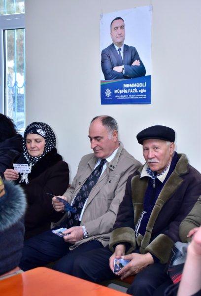 Müşfiq Məmmədli Sumqayıtda seçicilərlə görüşlərini davam etdirir - FOTOLAR