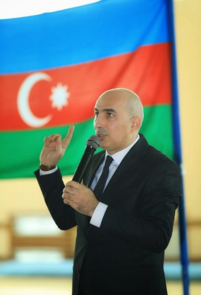 Elman Cəfərov Sumqayıt seçiciləri ilə görüş keçirdi: “Bu şərəfli işi tam məsuliyyəti ilə dərk edirəm” - FOTOLAR Elman Cəfərov Sumqayıt seçiciləri ilə görüş keçirdi: “Bu şərəfli işi tam məsuliyyəti ilə dərk edirəm” - FOTOLAR