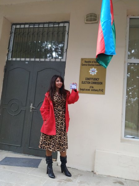 Deputatlığa xanım namizəd Sumqayıt seçicilərinə müraciət etdi: "SƏSinizəm!" - VİDEO