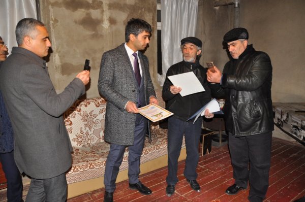 Deputatlığa namizəd “Stansiya Sumqayıt” yaşayış massivində sakinlərlə görüşüb, şəhid ailəsini ziyarət edib – FOTOLAR