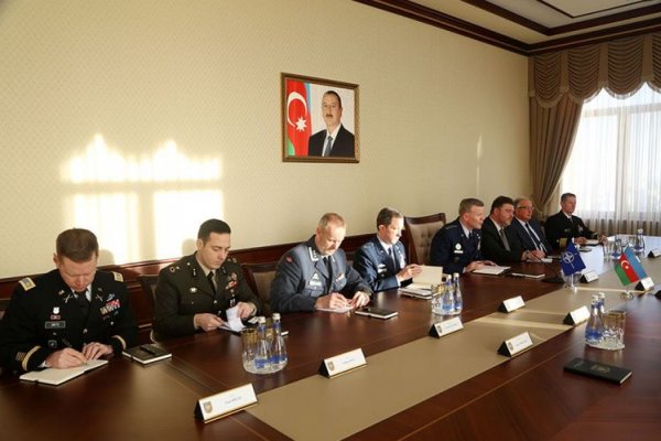 Nəcməddin Sadıkov NATO-nun Avropadakı Ali komandanı ilə görüşüb