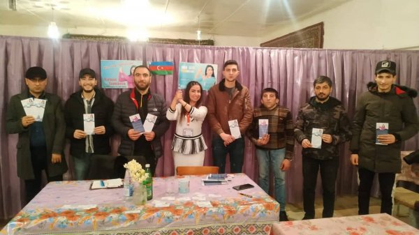 Sumqayıtda təkbaşına mübarizə aparan deputatlığa namizəd: "Seçici ən yaxın dostumuzdur..." - VIDEO (FOTO) Sumqayıtda təkbaşına mübarizə aparan deputatlığa namizəd: "Seçici ən yaxın dostumuzdur..." - VIDEO (FOTO)