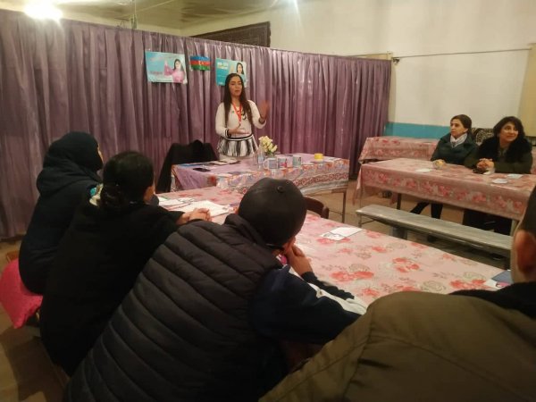 Sumqayıtda təkbaşına mübarizə aparan deputatlığa namizəd: "Seçici ən yaxın dostumuzdur..." - VIDEO (FOTO) Sumqayıtda təkbaşına mübarizə aparan deputatlığa namizəd: "Seçici ən yaxın dostumuzdur..." - VIDEO (FOTO)