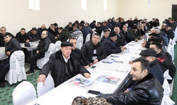 Adından söz etdirən namizəd - FOTOLAR