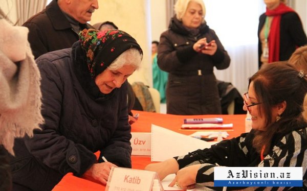 Sumqayıtda seçki günü - FOTOREPORTAJ