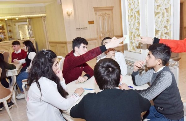 Sumqayıtda “İnteraktiv Düşüncə” adlı bilik yarışının ilk mərhələsi icra olundu - FOTOLAR