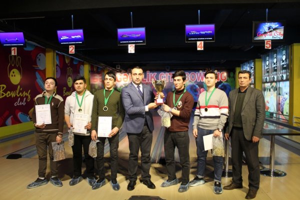 Sumqayıtda könüllü gənclərin Bowling yarışı keçirildi - FOTOLAR